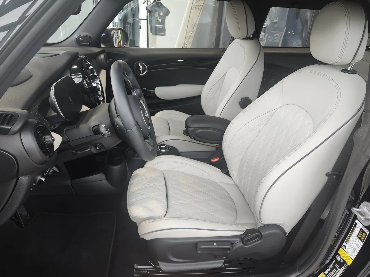 2023 Mini Cooper SE Main Image