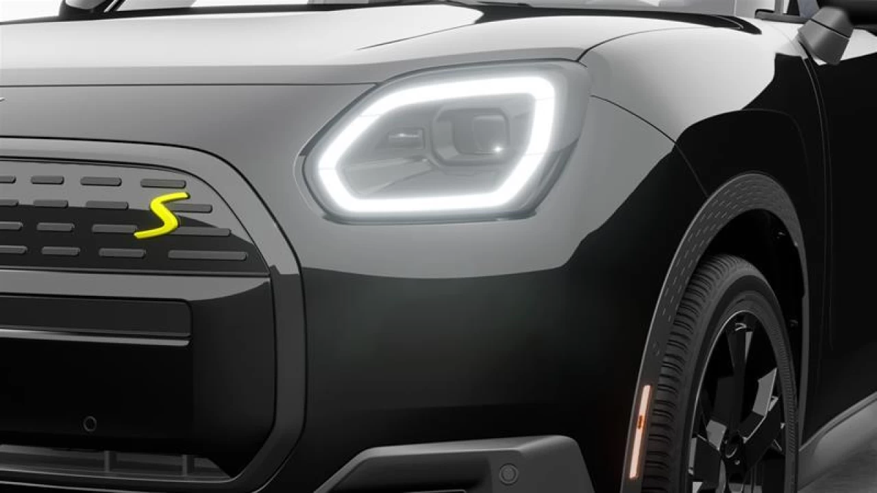 2025 MINI Countryman SE ALL4 Main Image