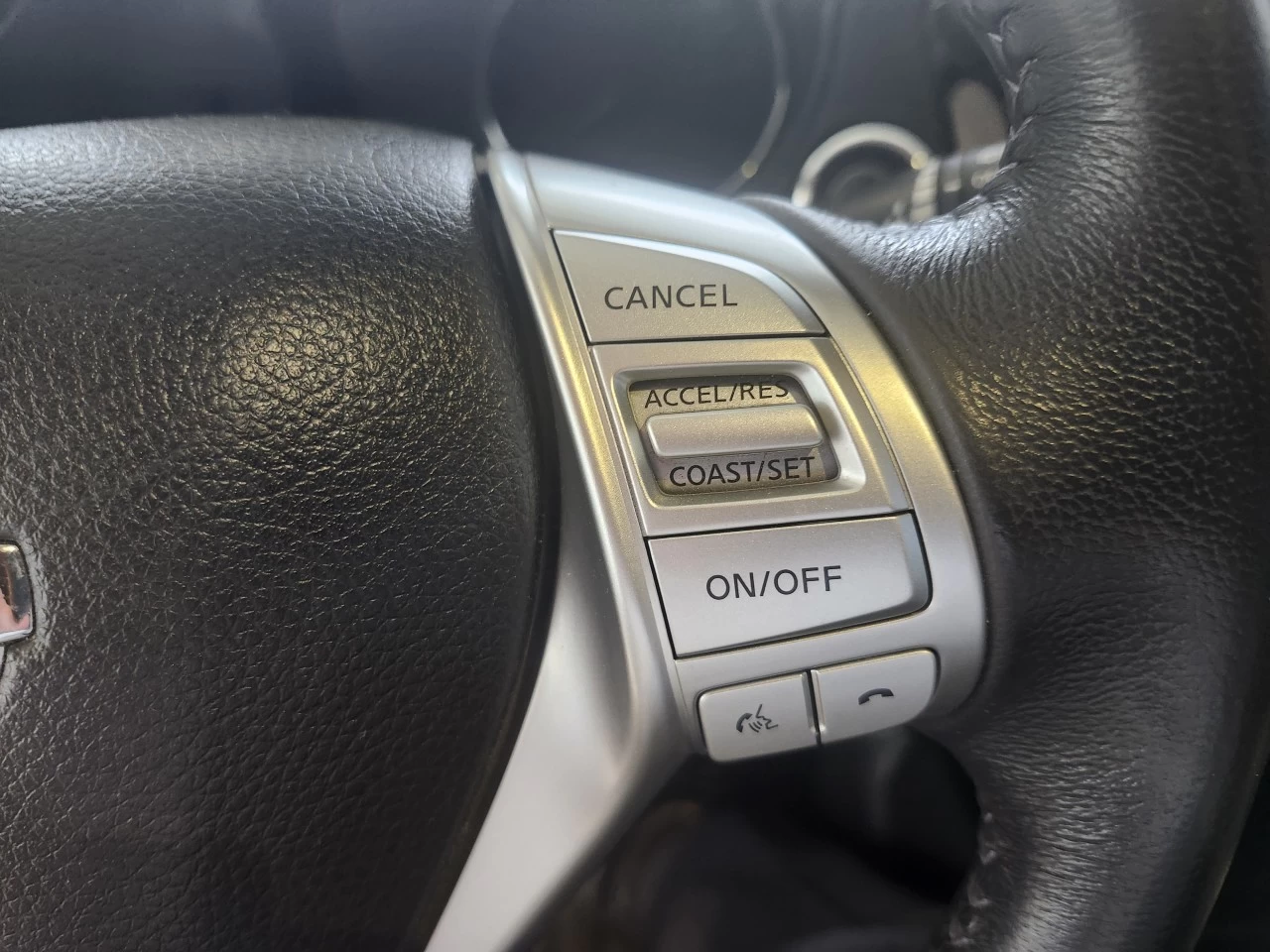 2014 Nissan Rogue SL Main Image
