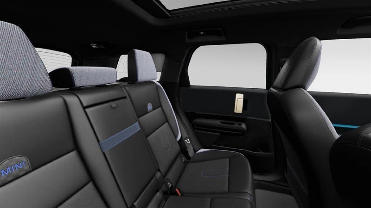 2025 MINI Countryman SE ALL4 Main Image