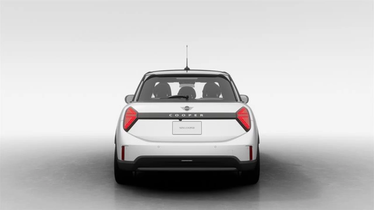 2026 MINI 5 Door Cooper C FWD Image principale