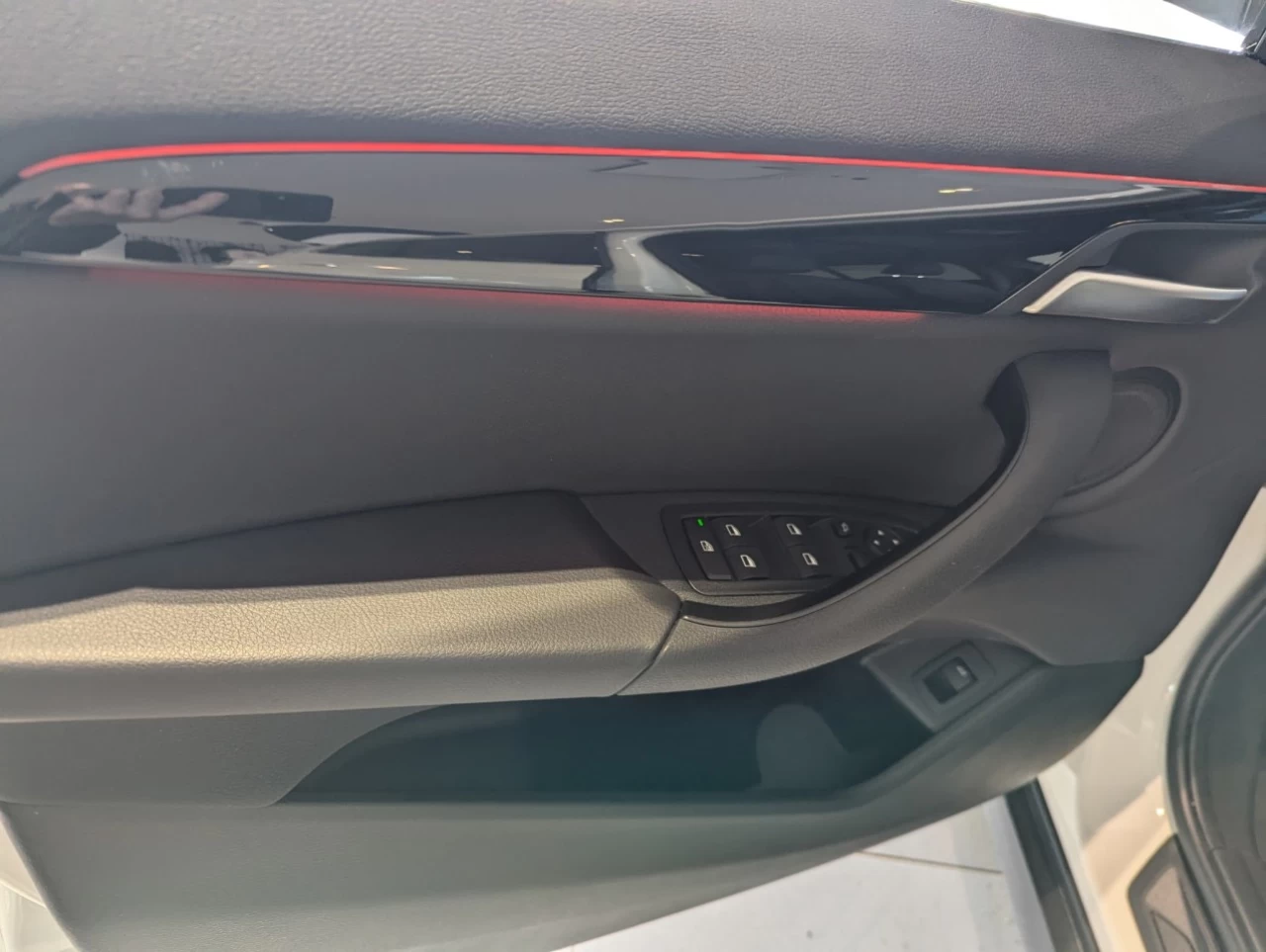 2021 BMW X2 xDrive28i Image principale