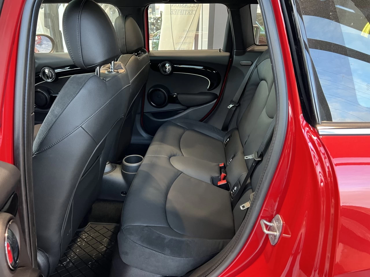 2024 MINI COOPER S 5 Door Image principale