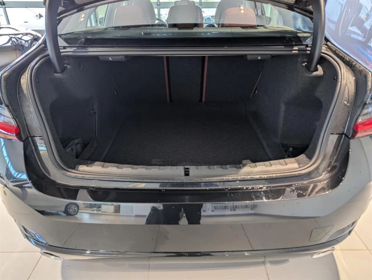 2025 BMW 330I xDrive Sedan Main Image