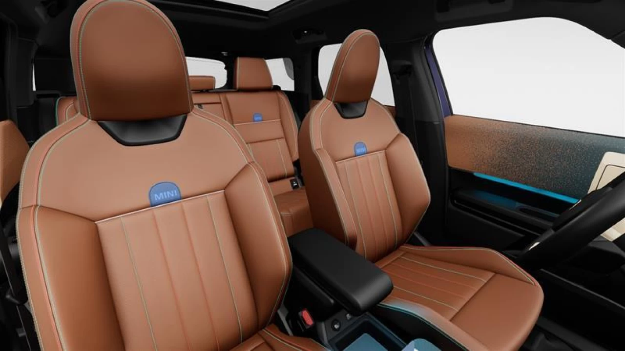 2025 MINI Countryman SE ALL4 Main Image