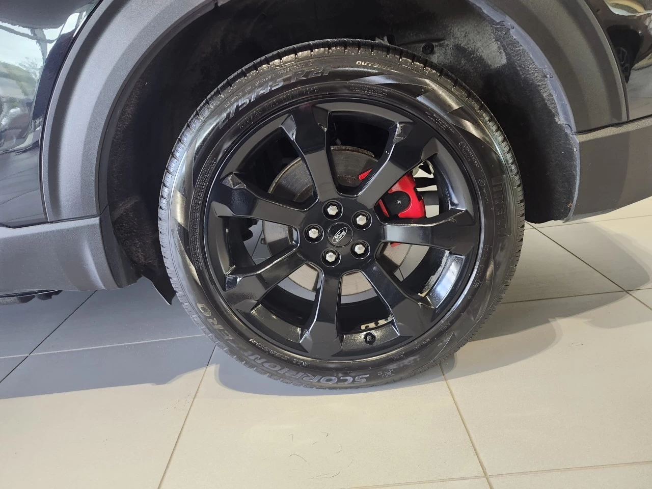 2023 Ford Explorer ST Image principale