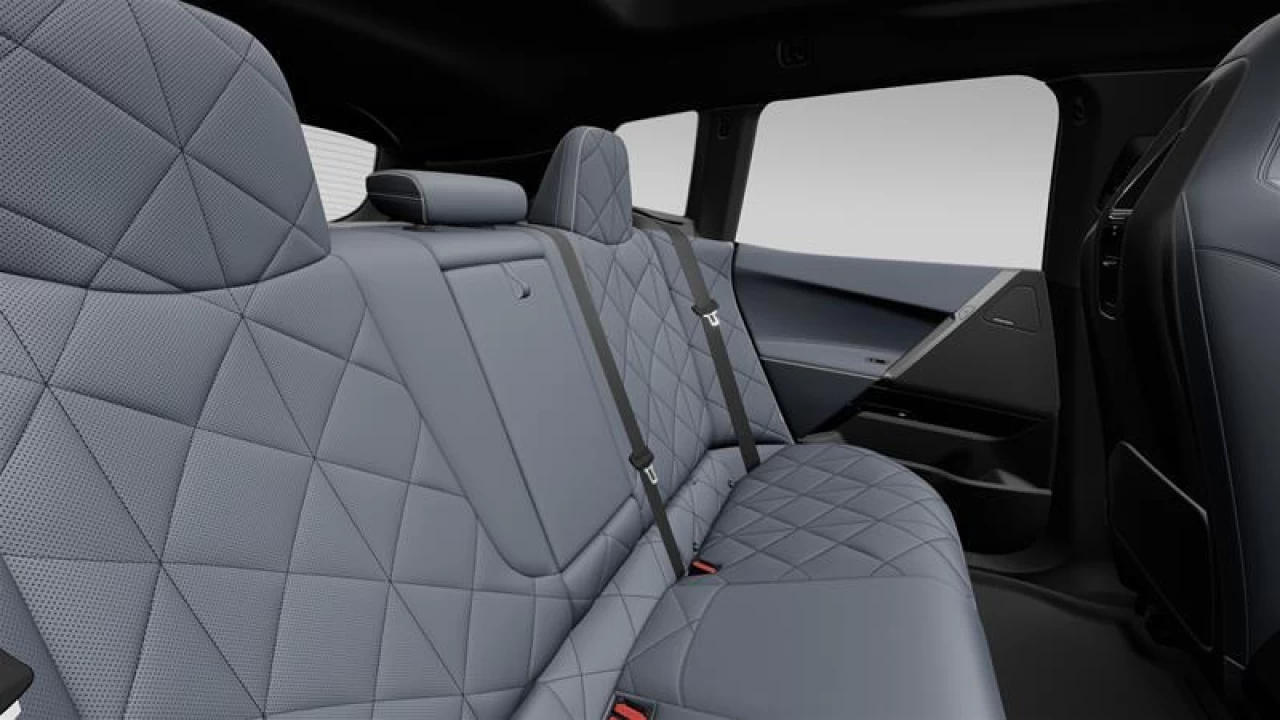 2026 BMW iX xDrive60 Main Image