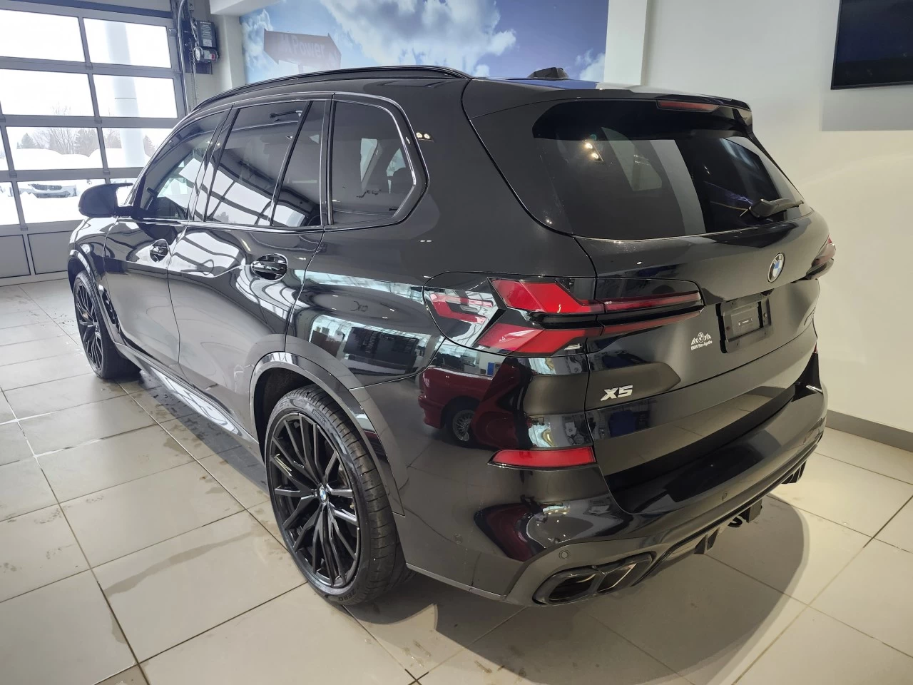 2025 BMW X5 M60i xDrive Image principale
