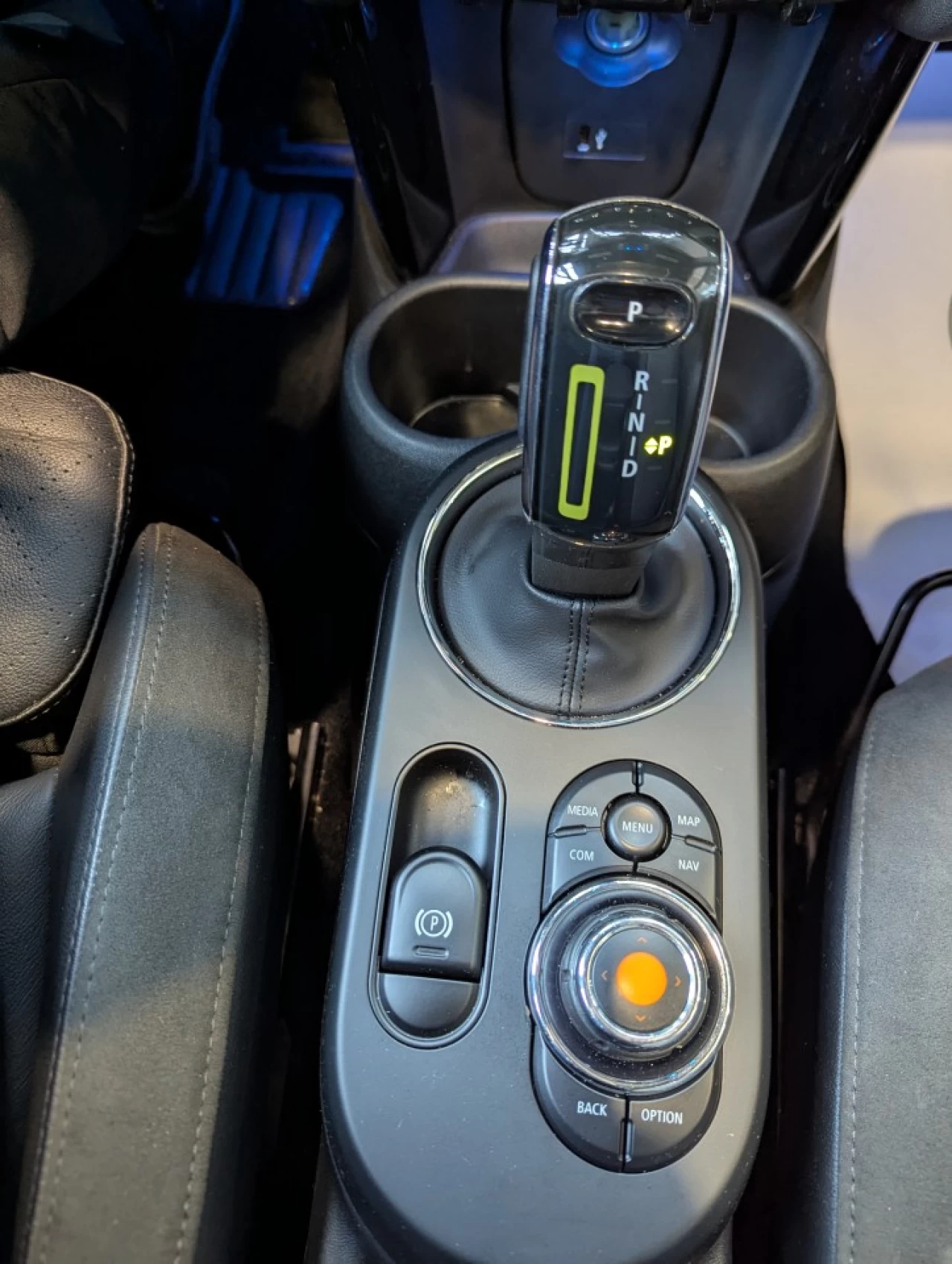 2021 Mini Cooper Cooper SE Main Image