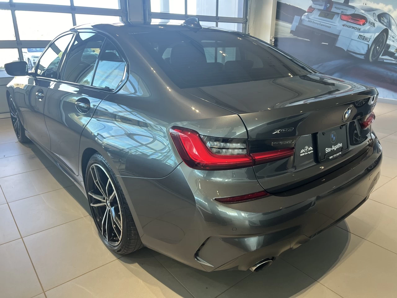 2021 BMW 330i xDrive 330i xDrive Image principale