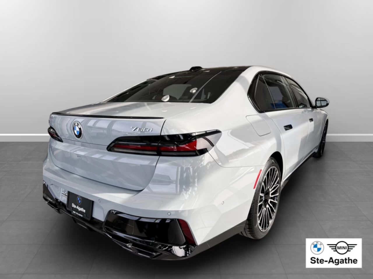 2026 BMW 760I xDrive Sedan Main Image