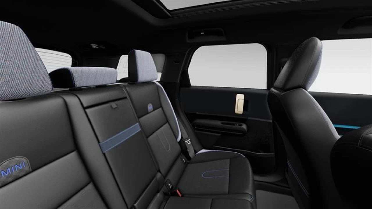 2025 MINI Countryman SE ALL4 Main Image