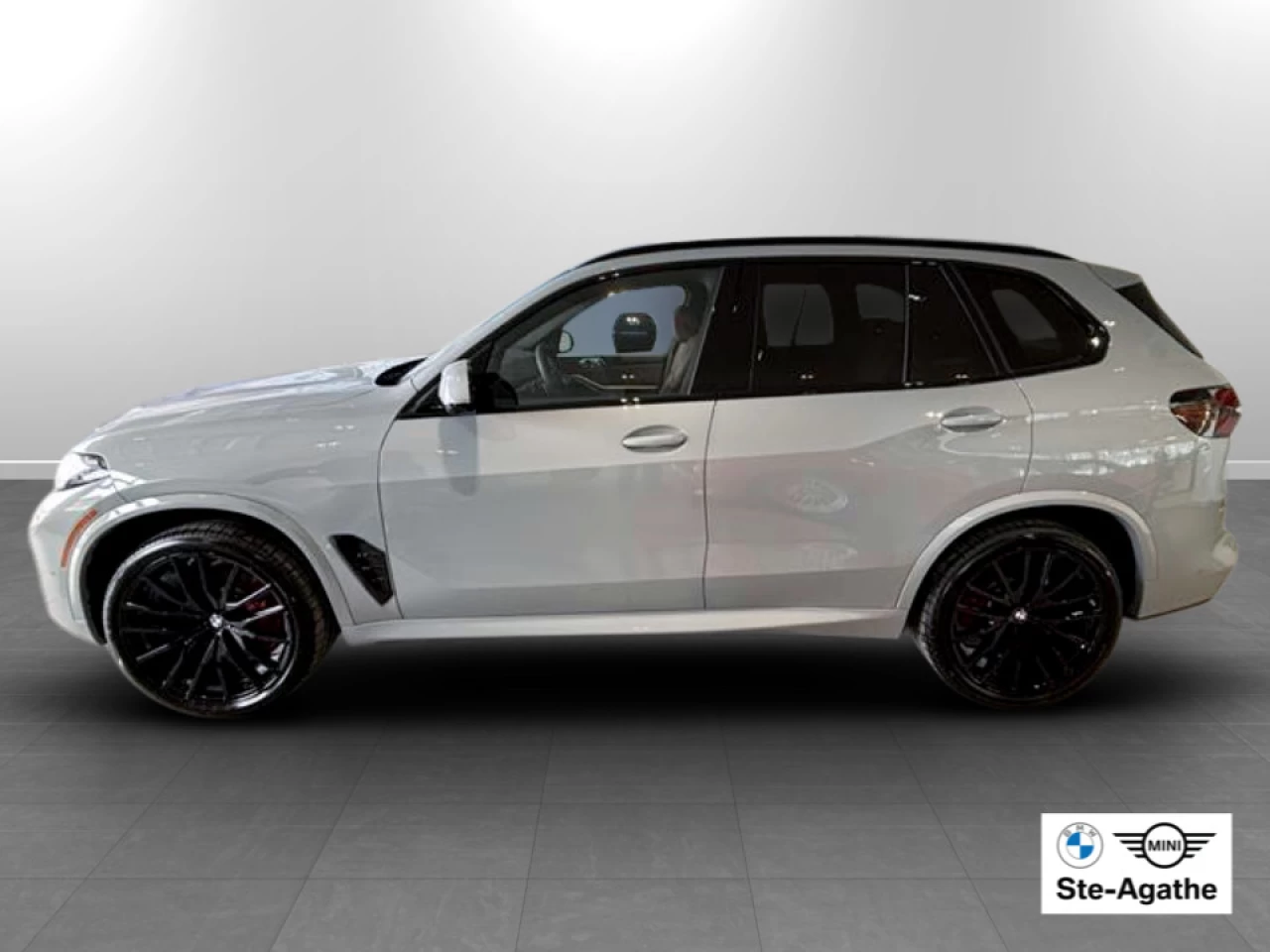 2026 BMW X5 xDrive40i Main Image