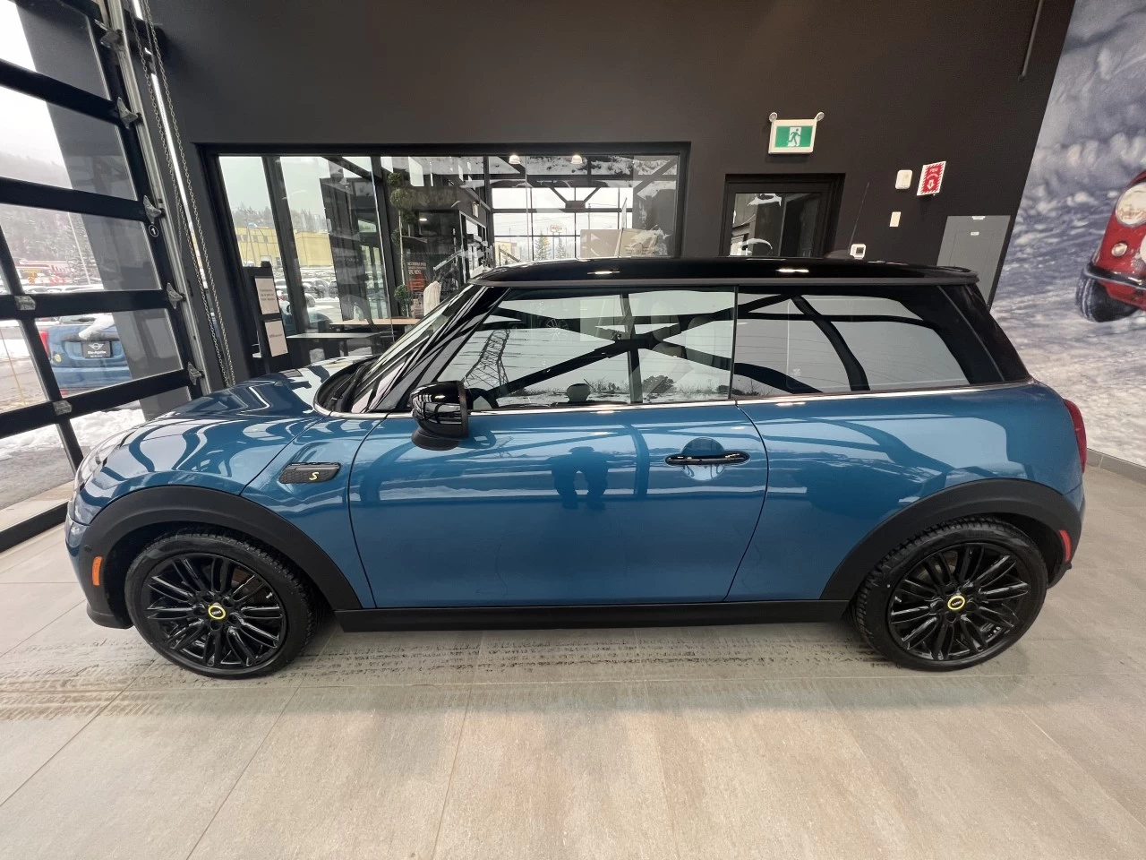 2023 Mini Cooper Cooper SE https://www.bmwsteagathe.com/resize/b990ff35b810a3abc0cc817b2ca24889-1