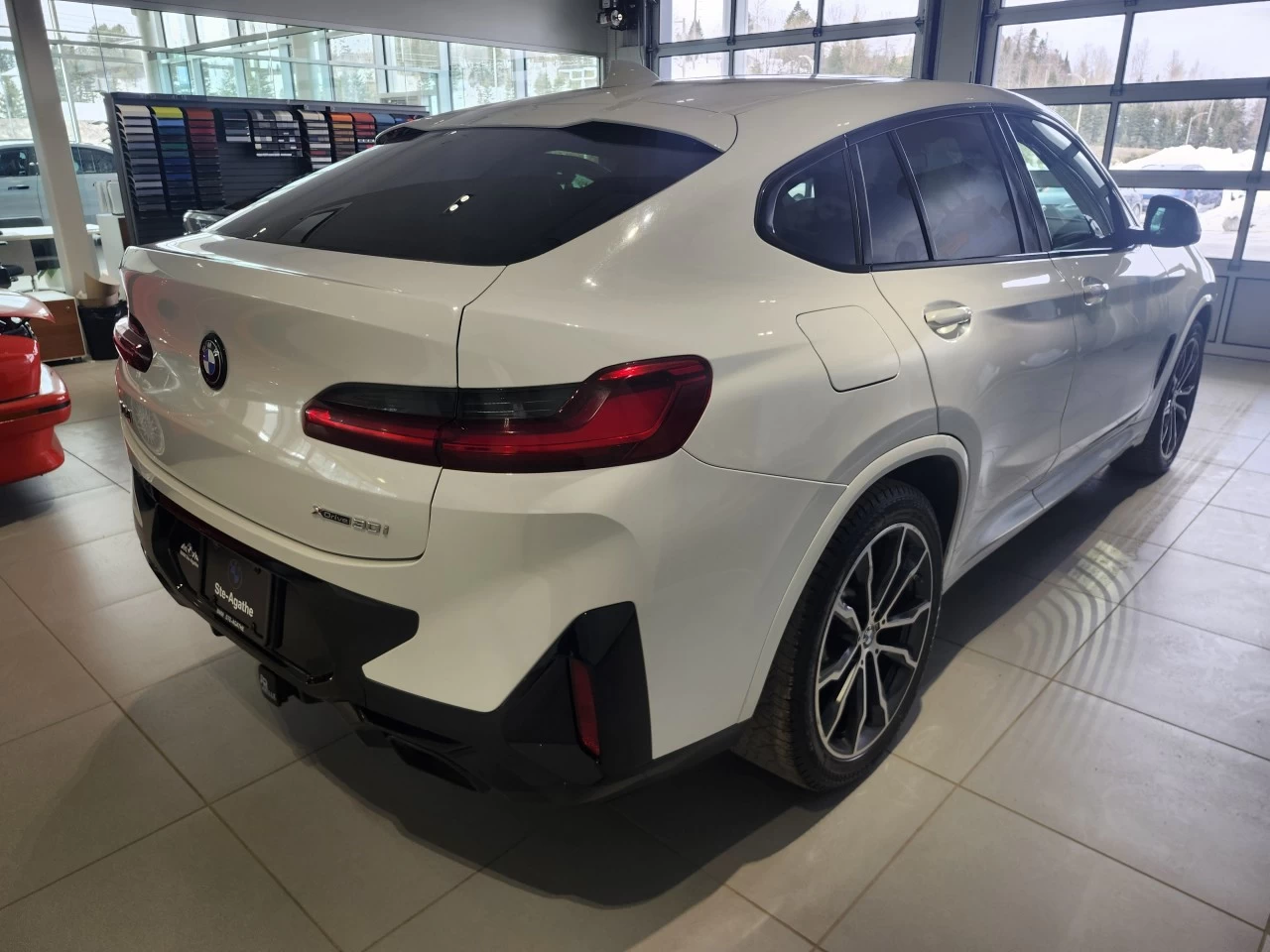 2022 BMW X4 xDrive30i Image principale
