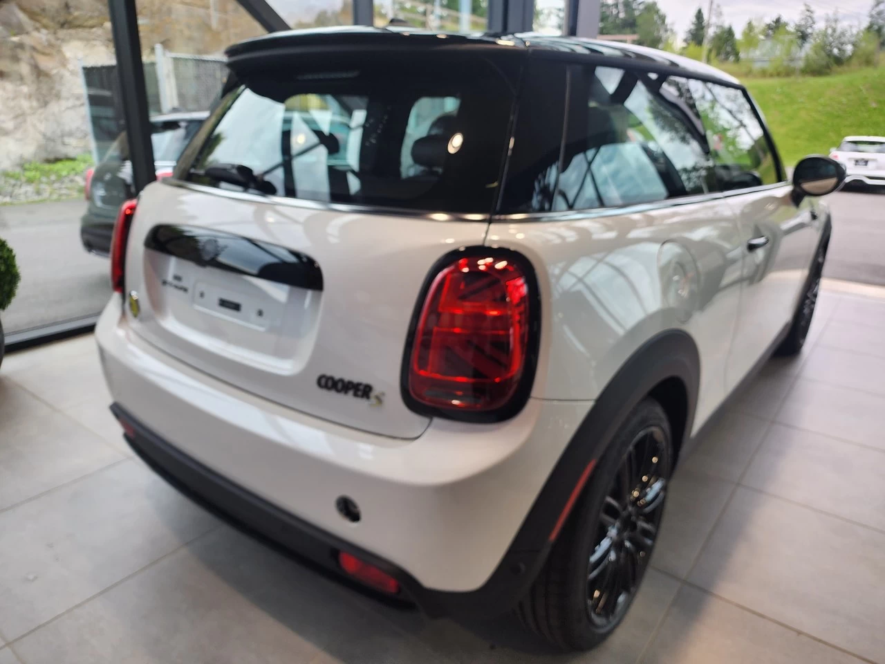 2024 MINI Cooper SE 3 Door Image principale
