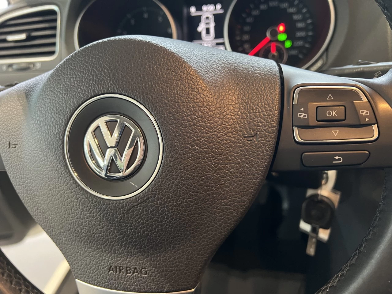 2012 Volkswagen Golf Highline Main Image