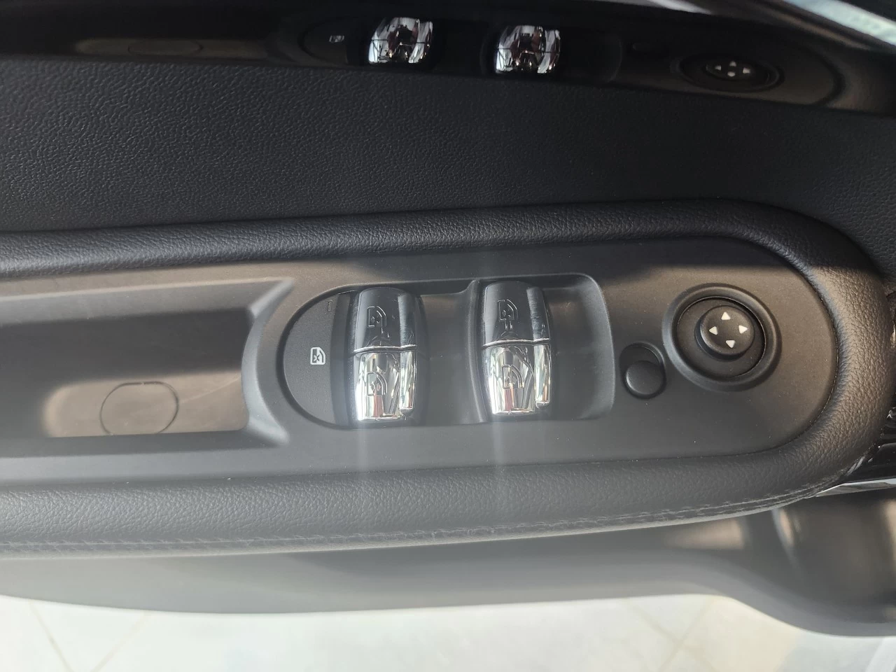 2022 Mini Cooper Countryman Cooper SE Main Image