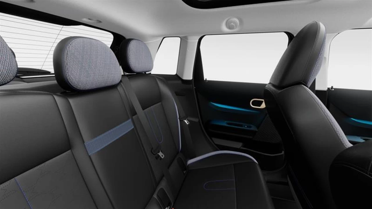 2026 MINI 5 Door Cooper C FWD Image principale
