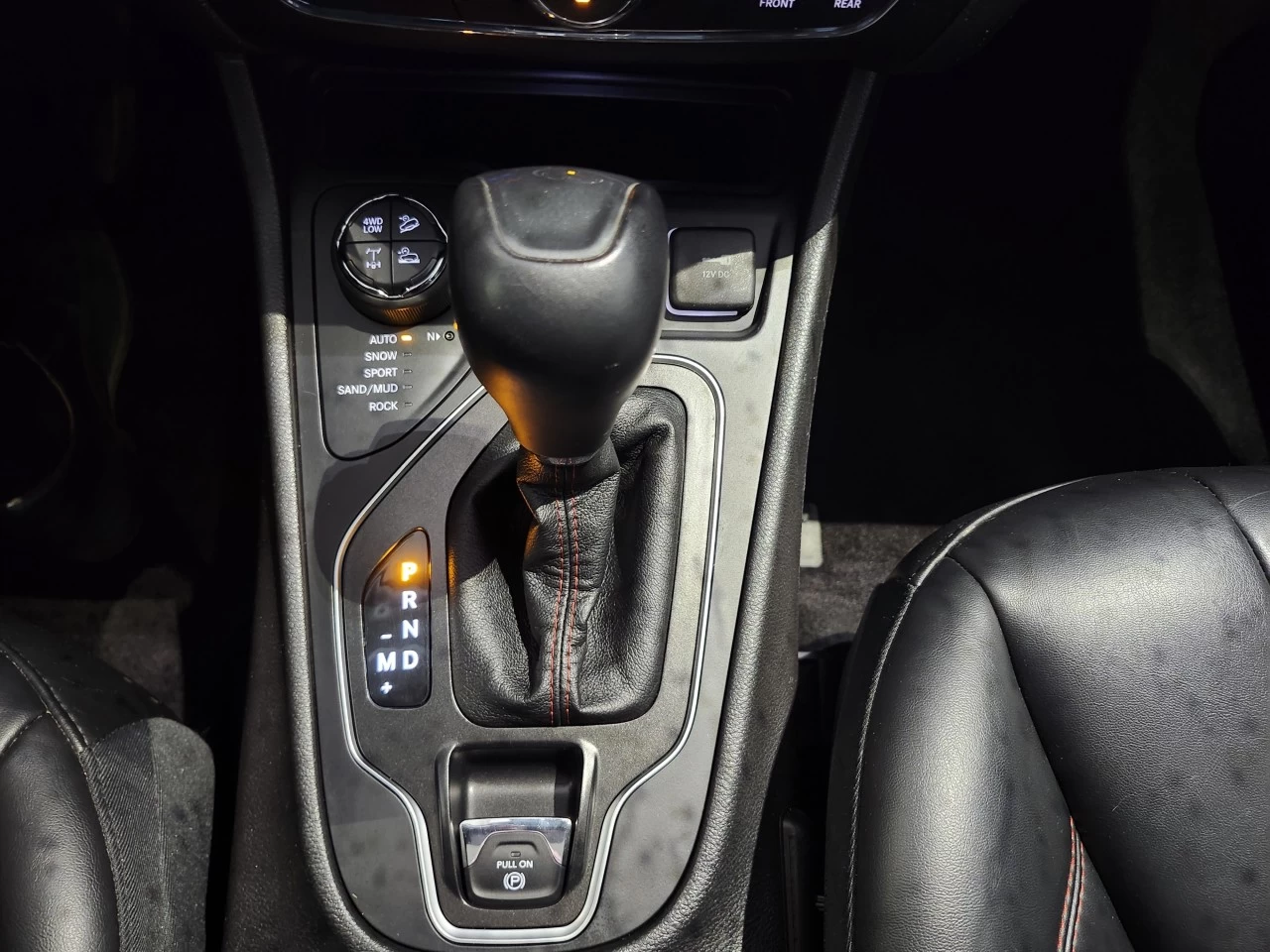 2019 Jeep Cherokee Trailhawk Main Image