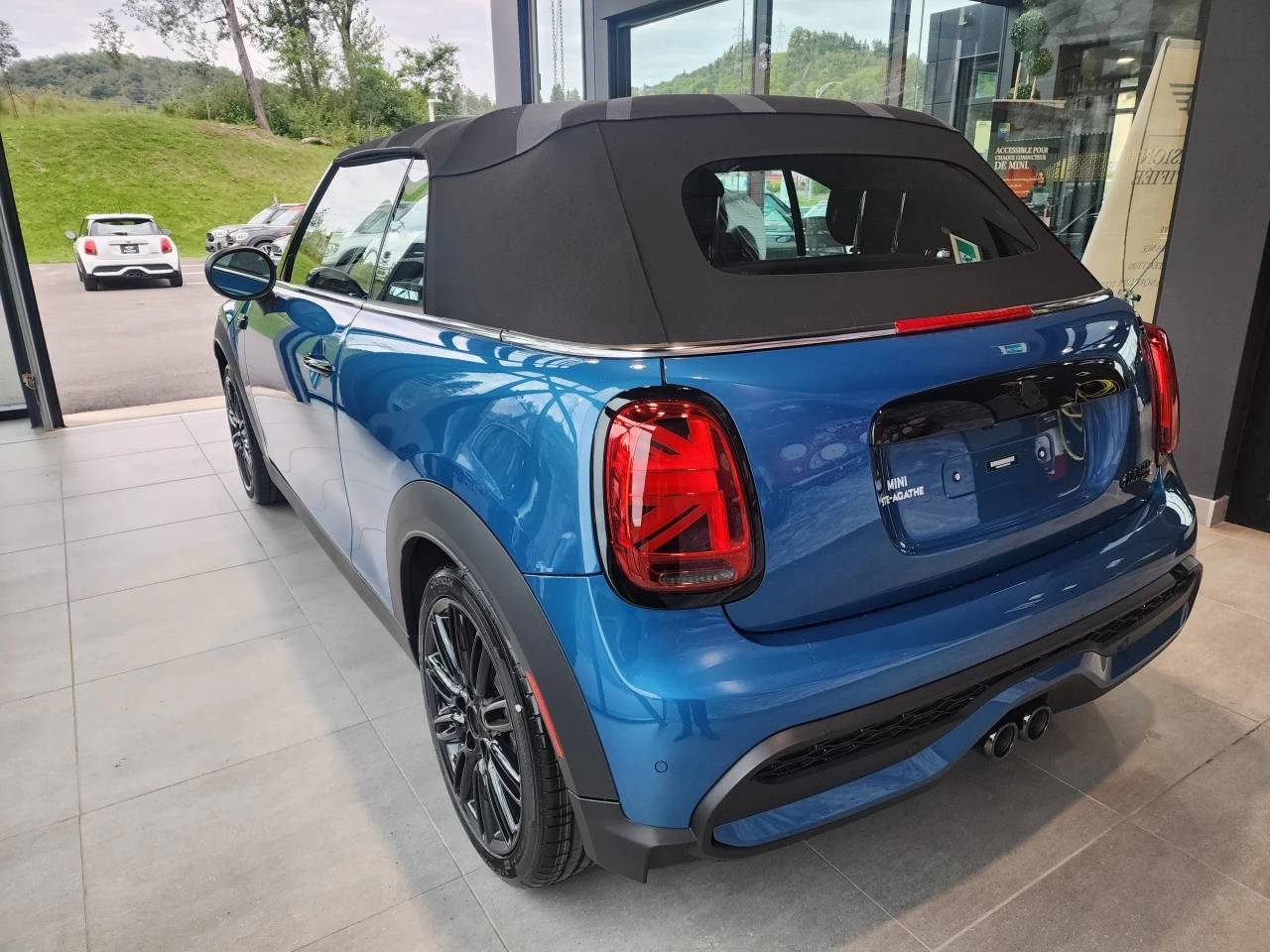 2024 MINI Cooper S Convertible  Image principale