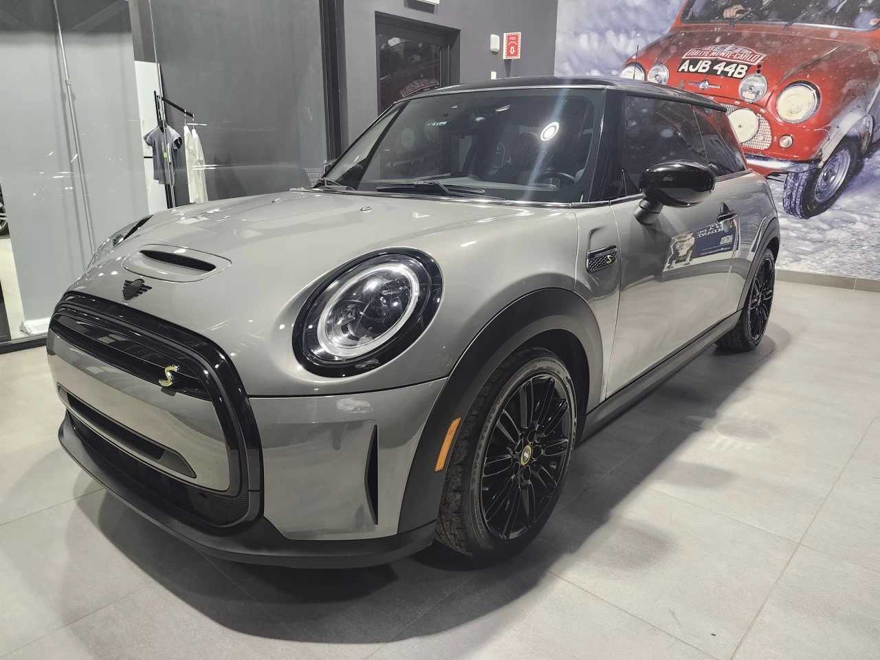 2022 Mini Cooper SE Main Image