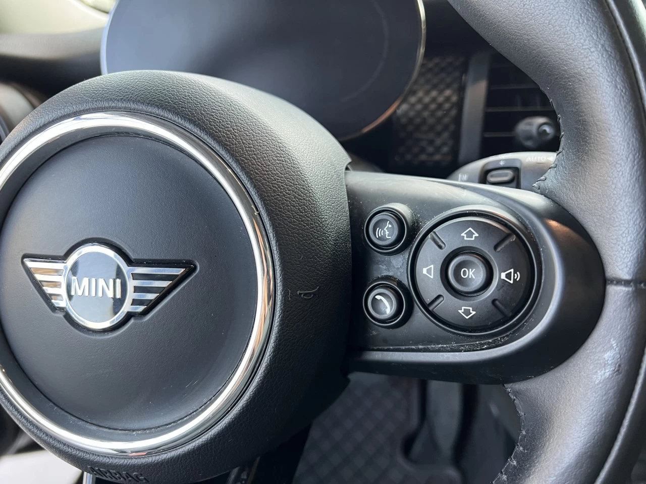 2021 Mini Cooper Cooper SE Main Image