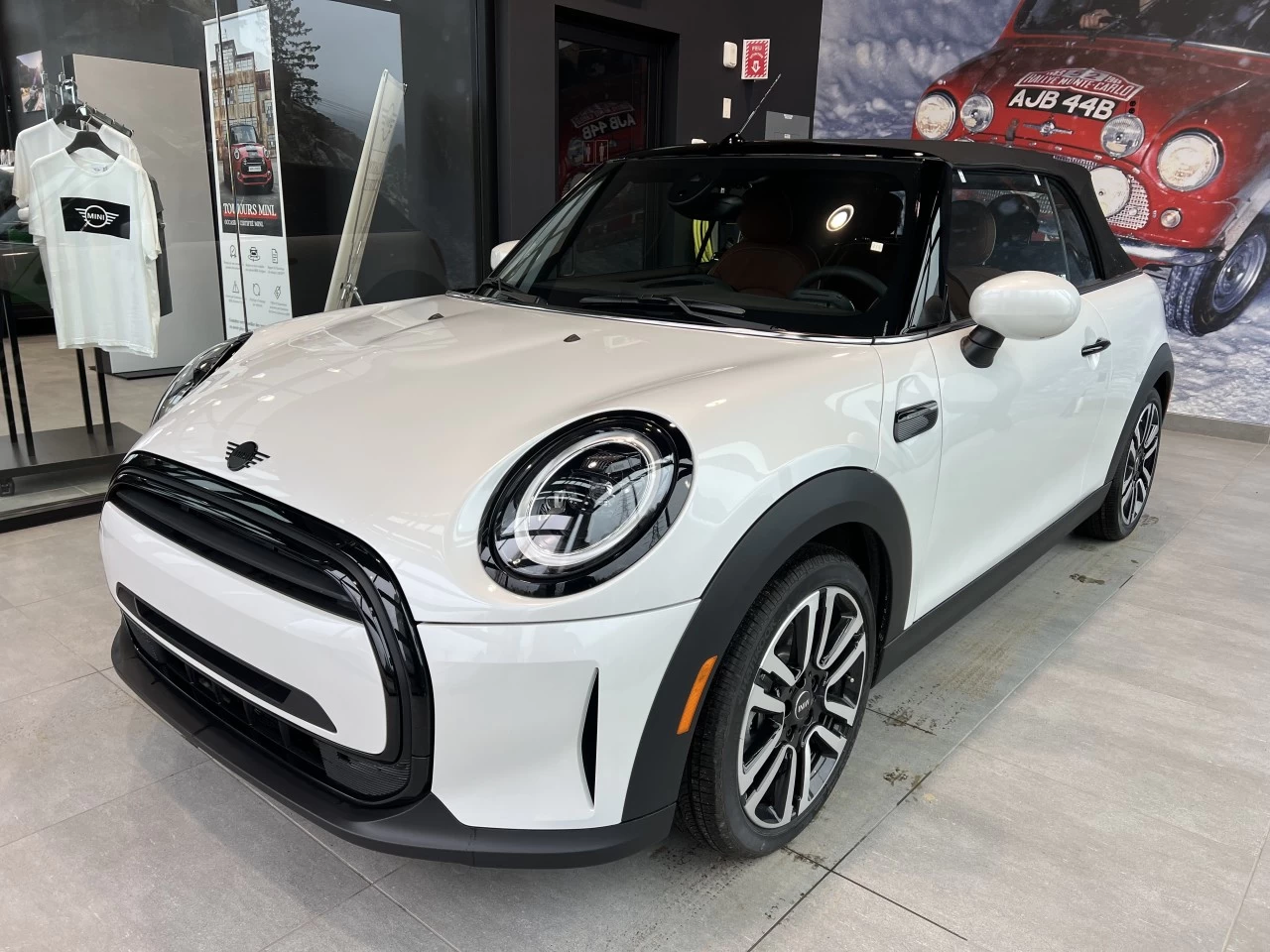 2024 MINI Cooper Convertible  Image principale