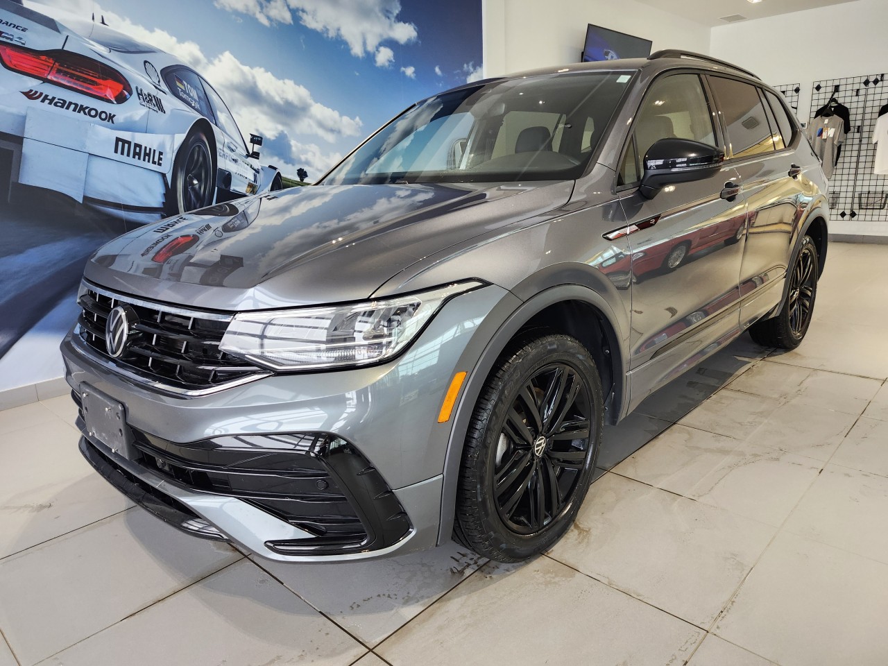 Volkswagen 2022 Tiguan Comfortline R-Line Black Edition